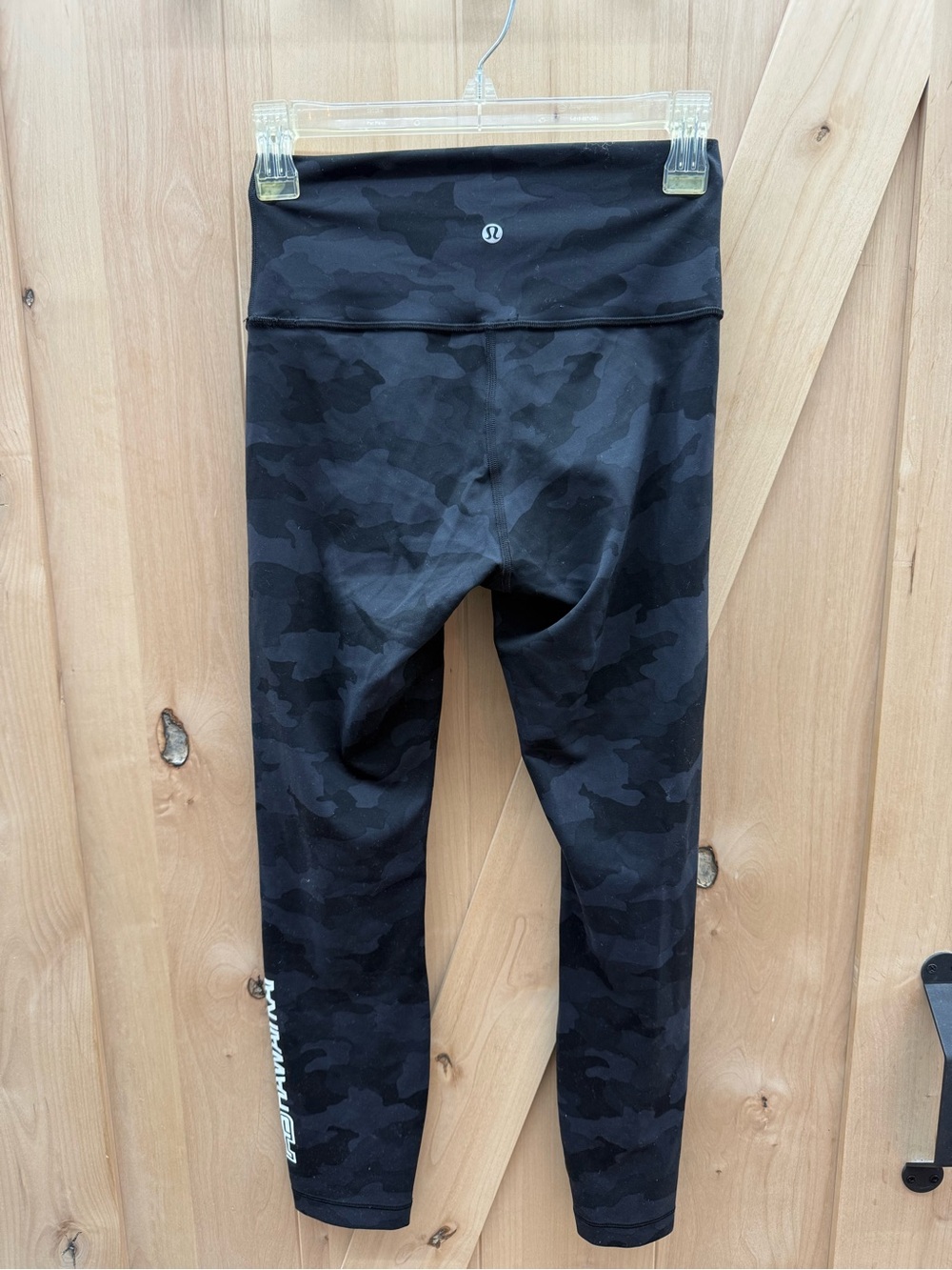 Lululemon F45 Hawaii Kai Black Camo Wunder Leggings - Picture 5 of 5